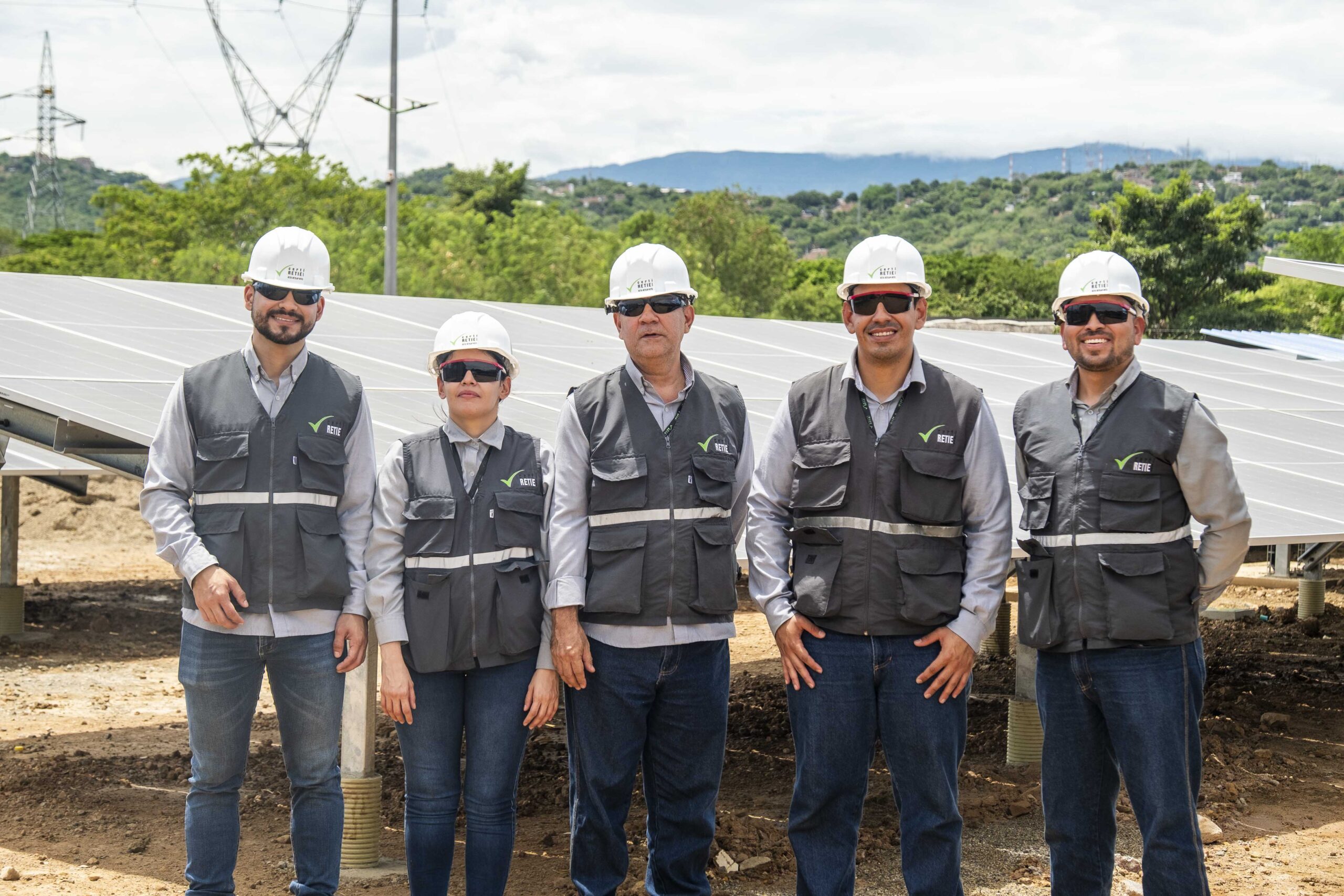 Equipo de ingenieros Certiretie
